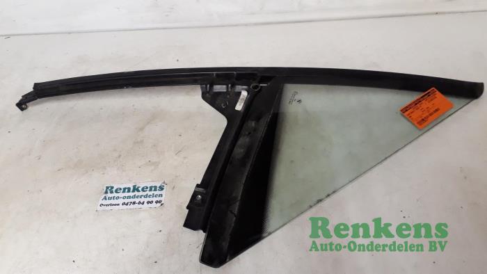 Usados Ventanilla triangular derecha delante BMW Z3 Roadster (E36/7) 1.9 16V Precio € 30,00 Norma de margen ofrecido por Renkens Auto-Onderdelen B.V.