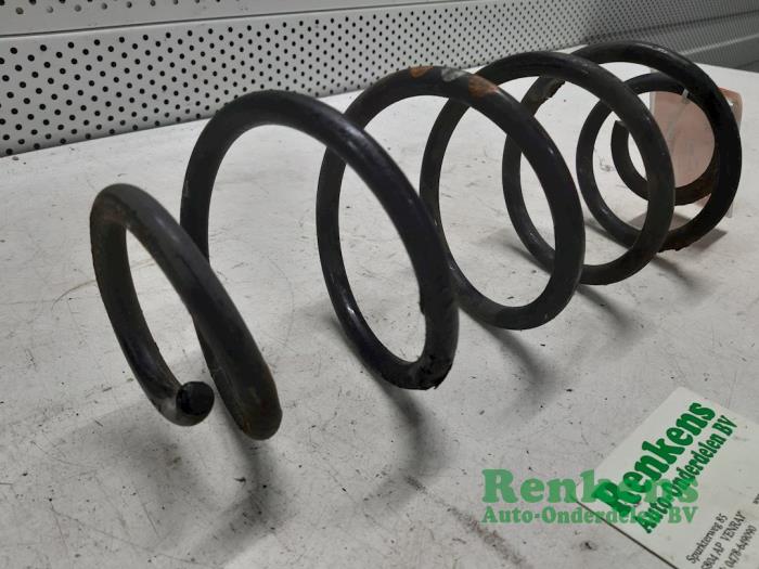 Rear coil spring from a Peugeot 207/207+ (WA/WC/WM) 1.4 HDi 2008