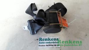 Usagé Ceinture de sécurité arrière gauche Peugeot 307 (3A/C/D) 1.6 16V Prix € 25,00 Règlement à la marge proposé par Renkens Auto-Onderdelen B.V.