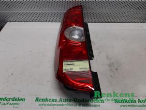 Usados Luz trasera izquierda Opel Combo 1.6 CDTI 16V Precio € 40,00 Norma de margen ofrecido por Renkens Auto-Onderdelen B.V.
