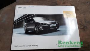 Usagé Livret d'instructions Opel Astra H (L48) 1.4 16V Twinport Prix € 10,00 Règlement à la marge proposé par Renkens Auto-Onderdelen B.V.