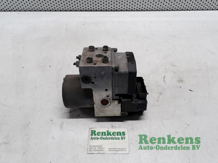 Gebrauchte ABS Pumpe Opel Zafira (F75) 2.0 DTI 16V Preis € 50,00 Margenregelung angeboten von Renkens Auto-Onderdelen B.V.