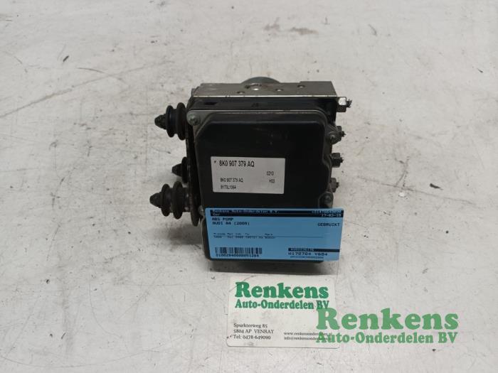 Usagé Bloc ABS Audi A4 Avant (B8) 2.0 TDI 16V Prix € 100,00 Règlement à la marge proposé par Renkens Auto-Onderdelen B.V.