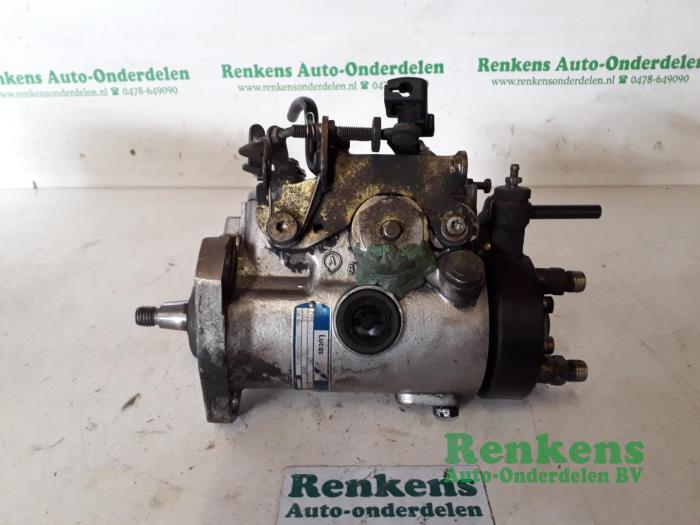 Mechanical fuel pump Peugeot Partner/Ranch 1.8 D - R9443B933B A9A LUCAS