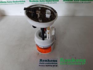 Used Petrol pump Mini Mini (R56) 1.4 16V One Price € 40,00 Margin scheme offered by Renkens Auto-Onderdelen B.V.