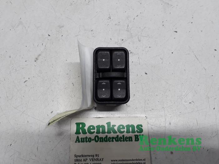 Usados Interruptor de ventanilla eléctrica Opel Astra G Caravan (F35) 1.6 16V Precio € 20,00 Norma de margen ofrecido por Renkens Auto-Onderdelen B.V.
