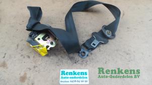 Usagé Ceinture de sécurité avant droite Opel Vivaro 1.9 DTI 16V Prix € 35,00 Règlement à la marge proposé par Renkens Auto-Onderdelen B.V.