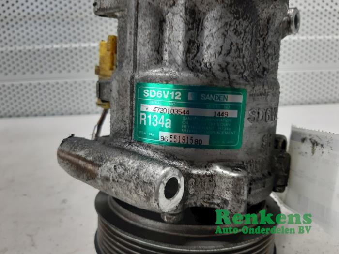 Air conditioning pump from a Peugeot 206 (2A/C/H/J/S) 1.4 XR,XS,XT,Gentry 2005