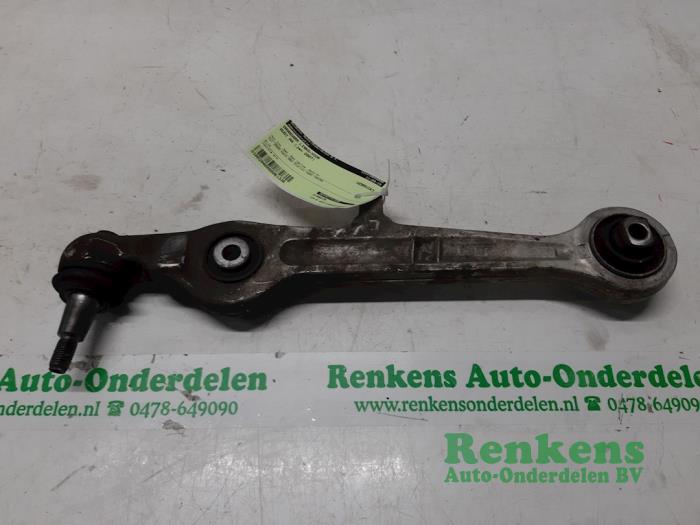 Gebrauchte Querlenker links vorne Audi A4 Avant (B7) 2.5 TDI V6 24V Preis € 20,00 Margenregelung angeboten von Renkens Auto-Onderdelen B.V.