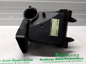 Used Air box Audi A4 Avant (B7) 2.5 TDI V6 24V Price € 40,00 Margin scheme offered by Renkens Auto-Onderdelen B.V.
