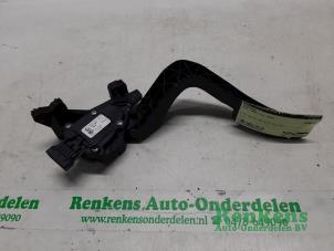 Usados Acelerador Opel Combo 1.6 CDTI 16V Precio € 35,00 Norma de margen ofrecido por Renkens Auto-Onderdelen B.V.