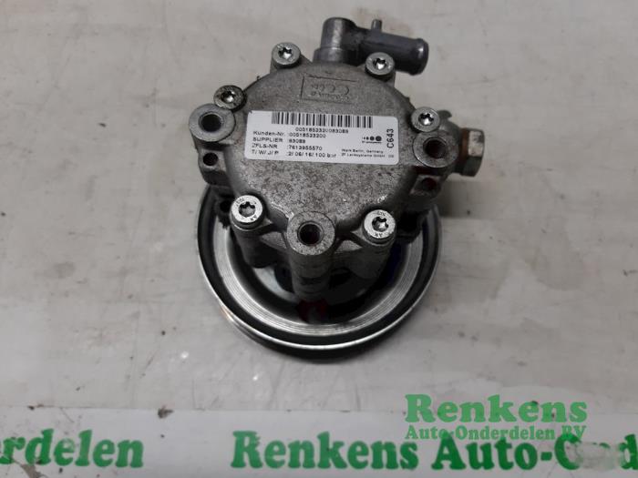 Usagé Pompe de direction Opel Combo 1.6 CDTI 16V Prix € 100,00 Règlement à la marge proposé par Renkens Auto-Onderdelen B.V.