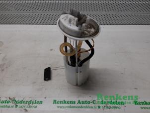 Usagé Pompe diesel Opel Combo 1.6 CDTI 16V Prix € 75,00 Règlement à la marge proposé par Renkens Auto-Onderdelen B.V.