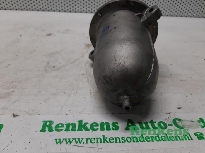 Fuel filter housing from a Opel Combo 1.6 CDTI 16V 2016
