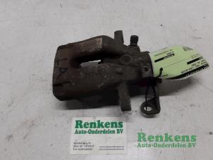 Used Rear brake calliper, left Peugeot 308 SW (4E/H) 1.6 HDi 16V Price € 35,00 Margin scheme offered by Renkens Auto-Onderdelen B.V.