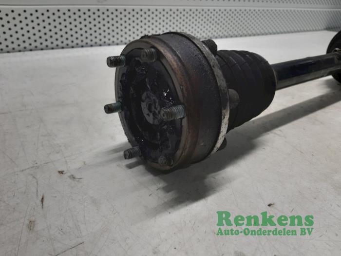 Front drive shaft, left from a Volkswagen Polo IV (9N1/2/3) 1.4 TDI 70 2007