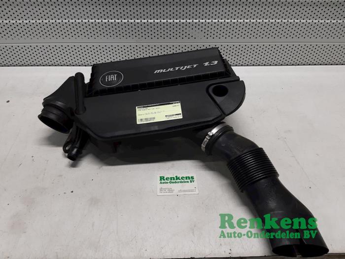 Begagnade Luftfilter Fiat Punto Evo (199) 1.3 JTD Multijet 85 16V Euro 5 Pris € 40,00 Marginaltabell erbjuds av Renkens Auto-Onderdelen B.V.