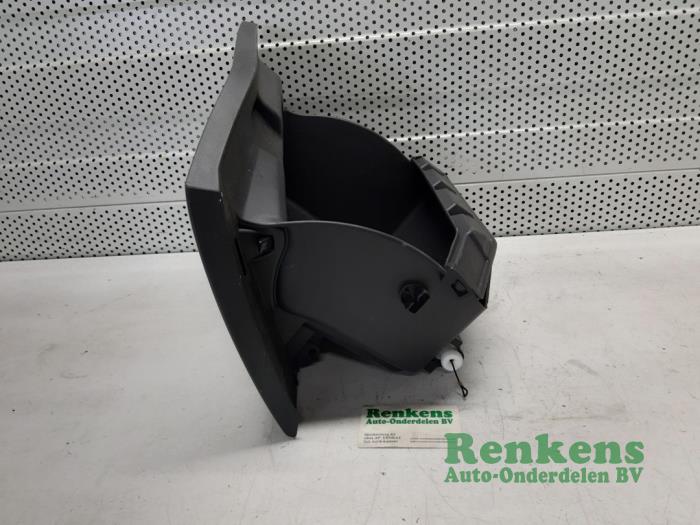 Glovebox from a Ford Focus 3 1.0 Ti-VCT EcoBoost 12V 125 2014
