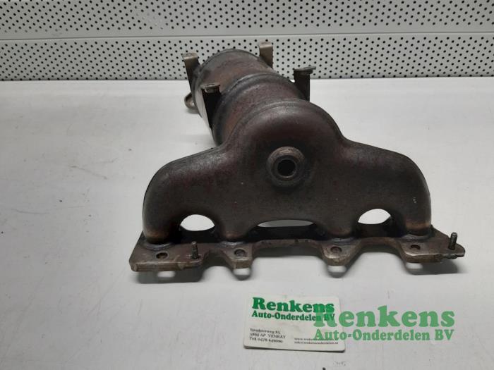 Exhaust manifold + catalyst from a Fiat Panda (312) 1.2 69 2015