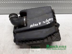 Used Air box Opel Astra H SW (L35) 1.6 16V Twinport Price € 35,00 Margin scheme offered by Renkens Auto-Onderdelen B.V.