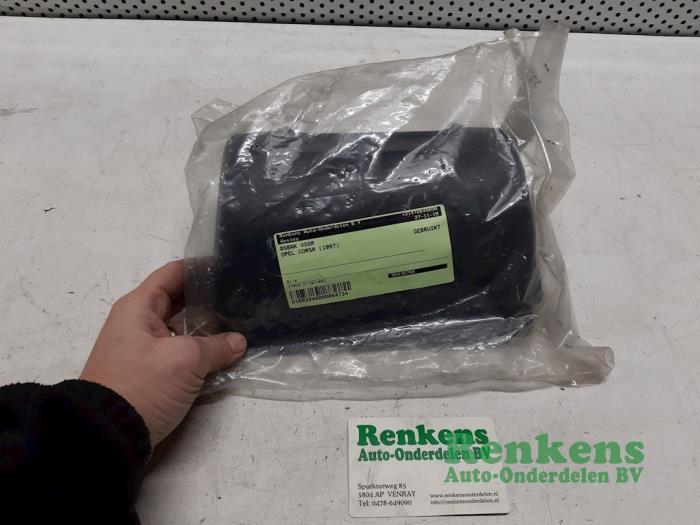 Begagnade Askkopp, fram Opel Corsa B (73/78/79) 1.2i City,Swing Pris € 23,00 Marginaltabell erbjuds av Renkens Auto-Onderdelen B.V.