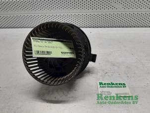 Usados Motor de ventilador de calefactor Citroen C5 I Berline (DC) 2.0 16V Precio € 35,00 Norma de margen ofrecido por Renkens Auto-Onderdelen B.V.