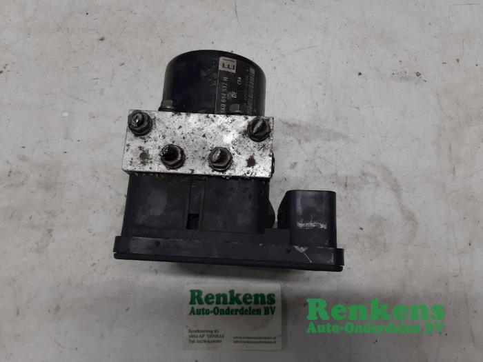 Usagé Pompe ABS Seat Altea (5P1) 1.9 TDI Prix € 60,00 Règlement à la marge proposé par Renkens Auto-Onderdelen B.V.