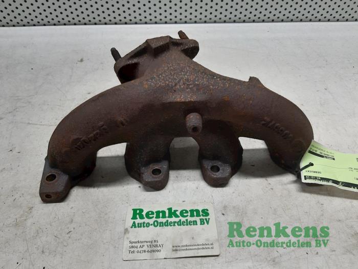 Gebrauchte Abgaskrümmer Peugeot 206 (2A/C/H/J/S) 1.4 XR,XS,XT,Gentry Preis € 40,00 Margenregelung angeboten von Renkens Auto-Onderdelen B.V.