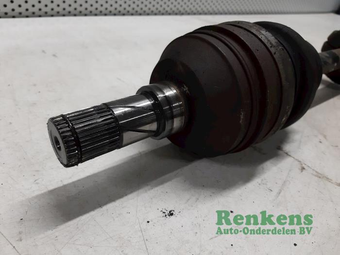 Front drive shaft, right from a Opel Zafira (F75) 2.2 16V 2002