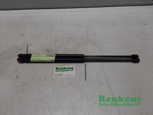 Used Set of gas struts for boot BMW Mini One/Cooper (R50) 1.6 16V One Price € 20,00 Margin scheme offered by Renkens Auto-Onderdelen B.V.