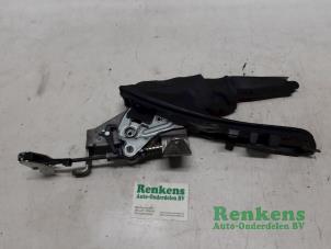 Used Parking brake lever BMW 1 serie (E87/87N) 118d 16V Price € 35,00 Margin scheme offered by Renkens Auto-Onderdelen B.V.