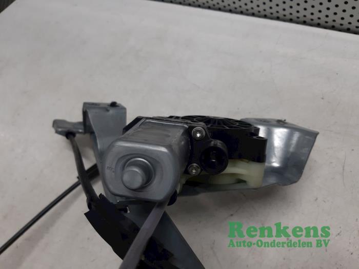 Window mechanism 2-door, front right from a Renault Kangoo/Grand Kangoo (KW) 1.2 16V TCE 2017