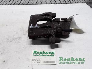 Used Rear brake calliper, right Opel Signum (F48) 2.2 DGI 16V Price € 35,00 Margin scheme offered by Renkens Auto-Onderdelen B.V.