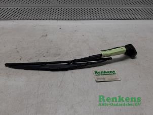 Used Rear wiper arm Seat Leon (1M1) 1.6 Price € 15,00 Margin scheme offered by Renkens Auto-Onderdelen B.V.