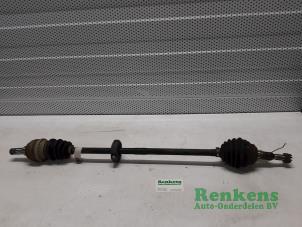 Used Front drive shaft, right Opel Astra G (F08/48) 1.6 Price € 30,00 Margin scheme offered by Renkens Auto-Onderdelen B.V.