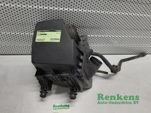 Used Air box Opel Meriva 1.4 Turbo 16V ecoFLEX Price € 35,00 Margin scheme offered by Renkens Auto-Onderdelen B.V.