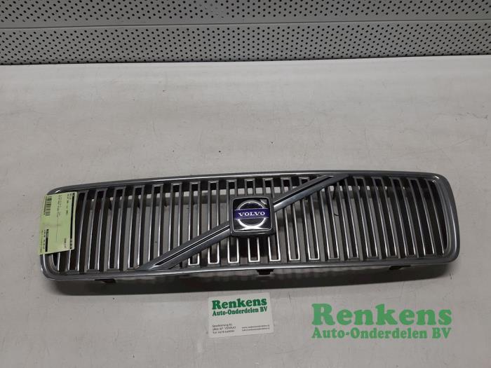 Używane Grill Volvo S80 (TR/TS) 2.4 SE 20V 170 Cena € 25,00 Procedura marży oferowane przez Renkens Auto-Onderdelen B.V.