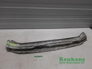 Used Lock plate Renault Kangoo (KC) 1.9 D 55 Price € 20,00 Margin scheme offered by Renkens Auto-Onderdelen B.V.