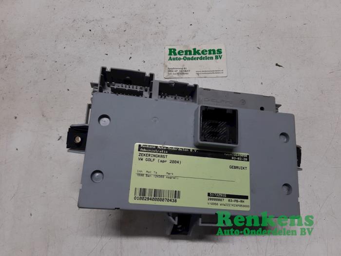 Fuse box Volkswagen Golf V 1.6 FSI 16V - 51732916 MAGNETI