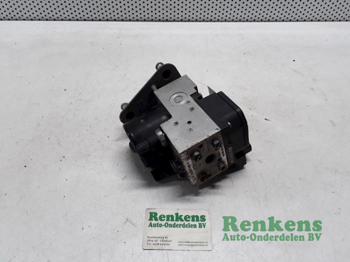 Begagnade ABS-pump Mercedes A (W168) 1.6 A-160 Pris € 60,00 Marginaltabell erbjuds av Renkens Auto-Onderdelen B.V.