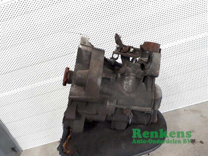 Gearbox from a Volkswagen Polo IV (9N1/2/3) 1.4 16V 2004