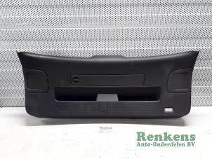 Używane Tapicerka tylnej klapy Audi A6 Avant (C7) 2.0 TFSI 16V Cena € 40,00 Procedura marży oferowane przez Renkens Auto-Onderdelen B.V.