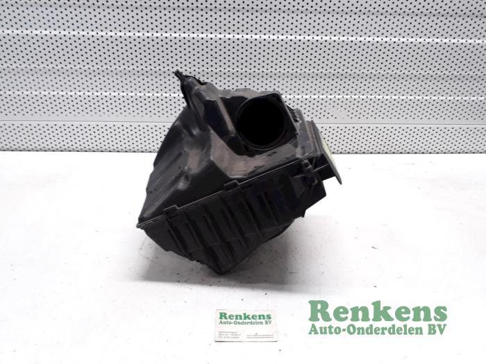 Gebrauchte Luftfiltergehäuse Renault Megane III Berline (BZ) 1.5 dCi 110 Preis € 40,00 Margenregelung angeboten von Renkens Auto-Onderdelen B.V.