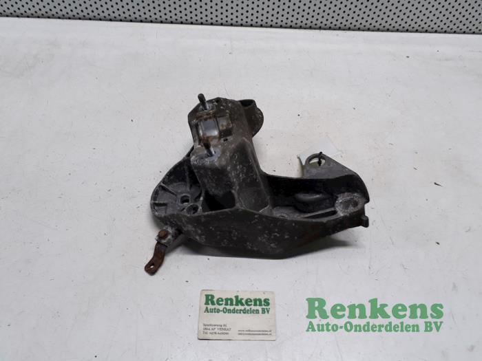 Used Engine mount Audi A6 Avant (C6) 2.7 TDI V6 24V Price € 30,00 Margin scheme offered by Renkens Auto-Onderdelen B.V.