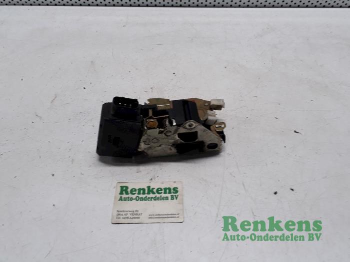 Door lock mechanism 2-door, left BMW 3 serie Compact 316i ...