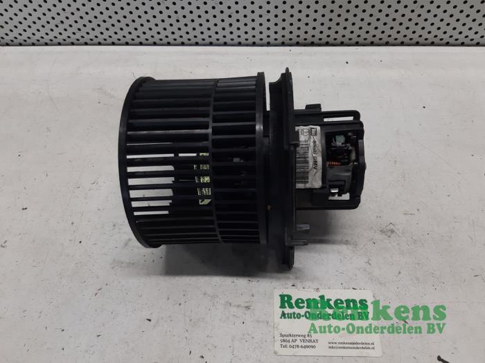 Heating and ventilation fan motor from a Saab 9-5 Estate (YS3E) 2.2 TiD 16V 2005