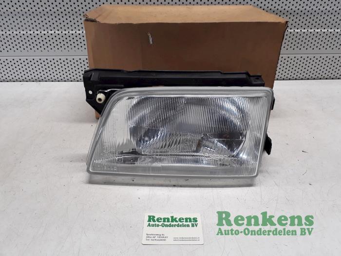 Nowe Reflektor lewy Opel Kadett E (43B) 1.6i Edition Cena € 47,19 Z VAT oferowane przez Renkens Auto-Onderdelen B.V.