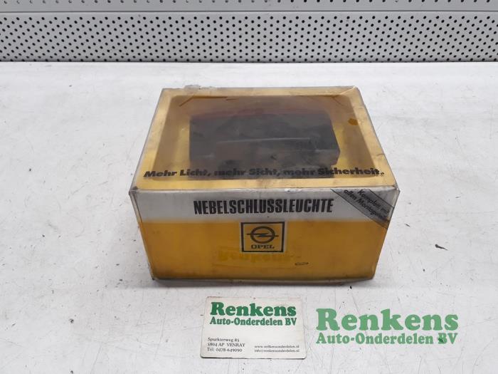 Luz antiniebla detrás Opel Corsa C 1.2 16V Twin Port