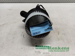 Used Heating and ventilation fan motor Renault Clio IV (5R) 1.2 16V Price € 35,00 Margin scheme offered by Renkens Auto-Onderdelen B.V.