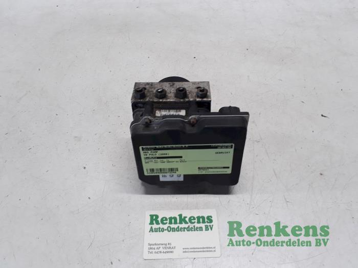 Usagé Pompe ABS Volkswagen Polo IV (9N1/2/3) 1.4 TDI 80 Prix € 60,00 Règlement à la marge proposé par Renkens Auto-Onderdelen B.V.